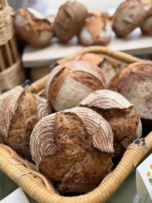 Nog meer versgebakken brood tijdens de opleiding